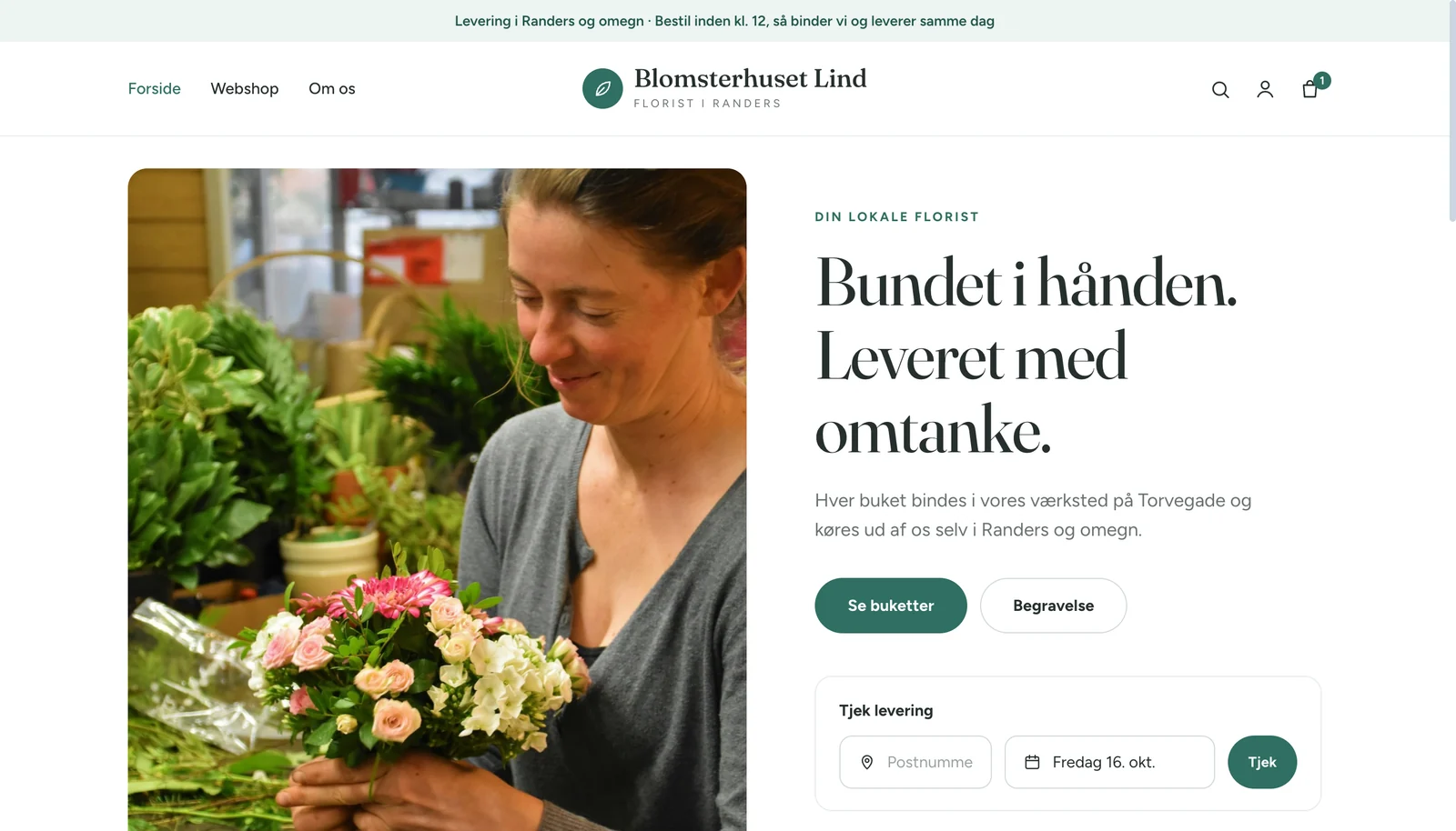 Forsiden i en blomsterwebshop med en kort tekst om butikken, knapperne Se buketter og Begravelse og et felt til at tjekke levering.