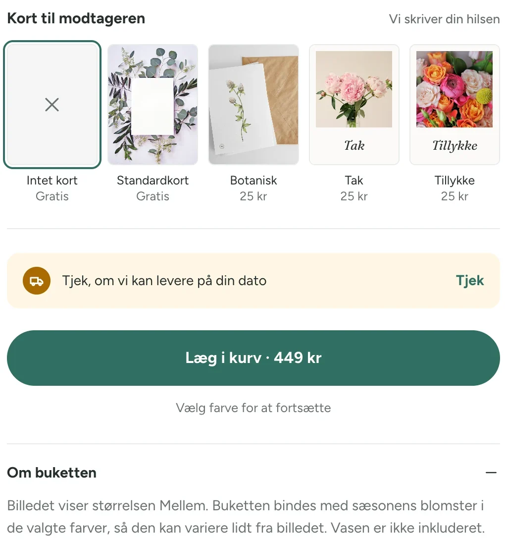 Produktsiden for en buket med kortvalg, knappen Læg i kurv og afsnittet Om buketten, hvor der står, at billedet viser størrelsen Mellem, at buketten kan variere lidt, og at vasen ikke er inkluderet